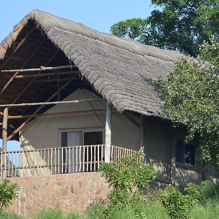 Zaina Lodge Wa Exterior photo